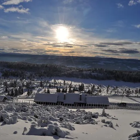 Lostegard At The Of Golsfjellet Nyaraló *